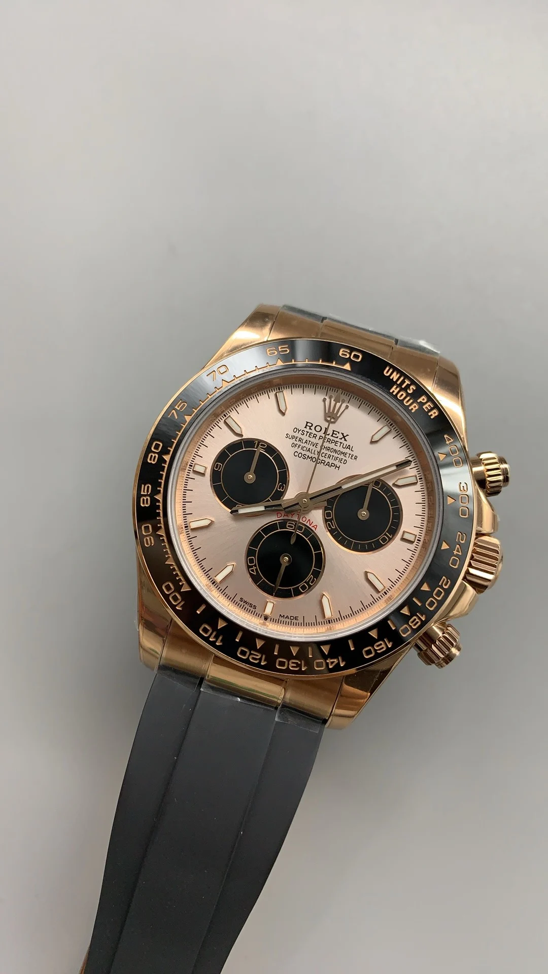 UFO, rose gold di, 4131, weighted version, free-sprung balance — photographed off the sweep