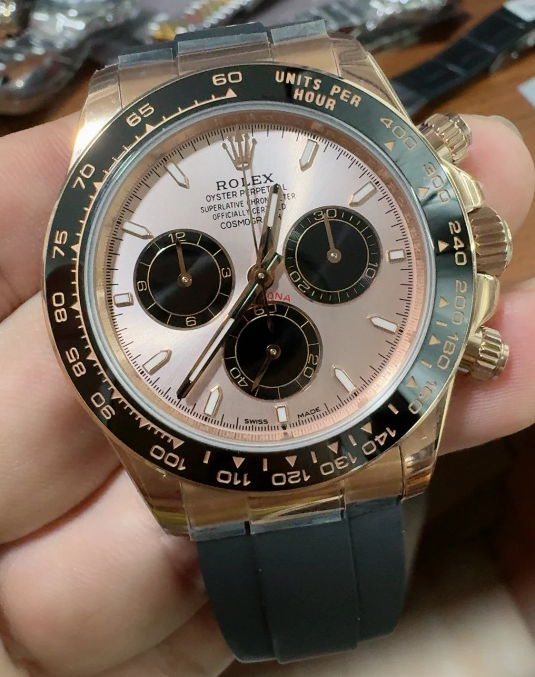 UFO, rose gold di, 4131, weighted version, free-sprung balance — photographed off the sweep