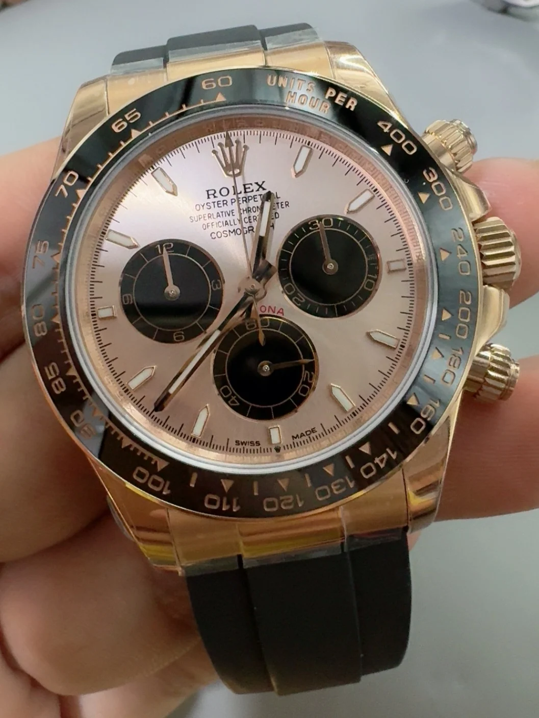 UFO, rose gold di, 4131, weighted version, free-sprung balance — photographed off the sweep