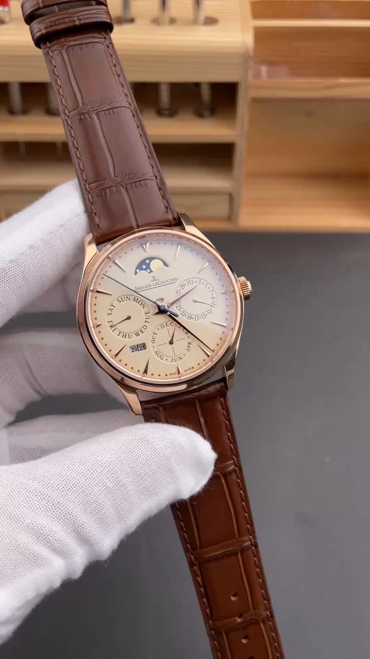 V9 Ultra-Thin Master Rose Gold Perpetual Calendar / 39mm /