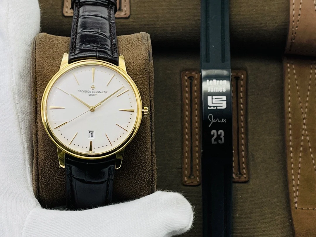 Vacheron Constantin 40mm — photographed off the sweep
