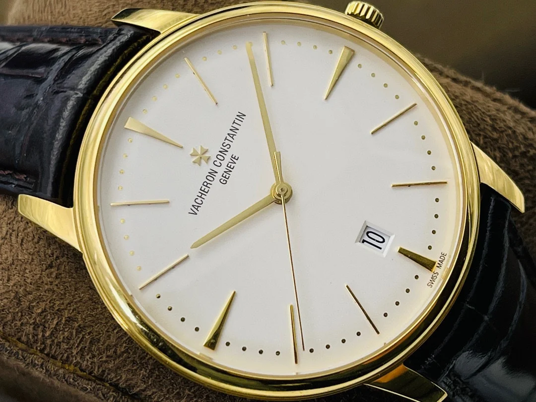 Vacheron Constantin 40mm — photographed off the sweep
