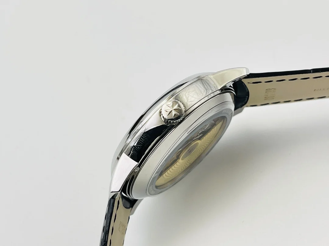 Vacheron Constantin 42.5mm — photographed off the sweep