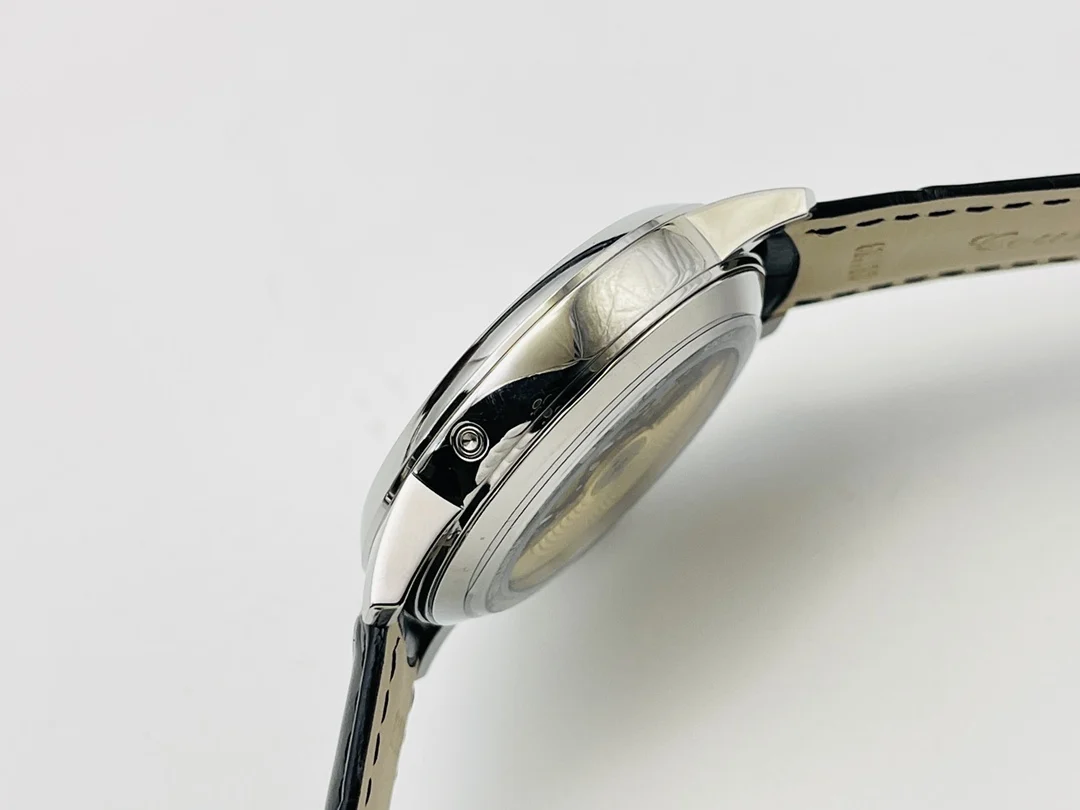 Vacheron Constantin 42.5mm — photographed off the sweep