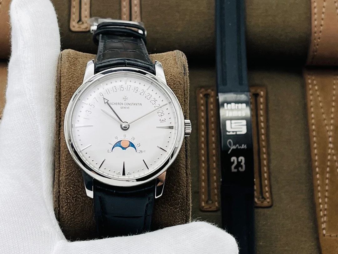 Vacheron Constantin 42.5mm — photographed off the sweep