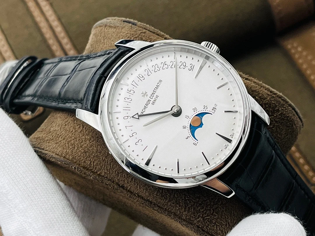 Vacheron Constantin 42.5mm — photographed off the sweep
