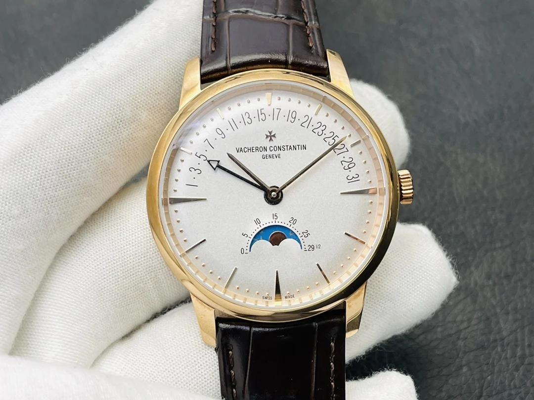 Vacheron Constantin 42.5mm — photographed off the sweep