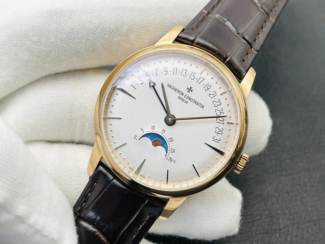Vacheron Constantin 42.5mm — photographed off the sweep
