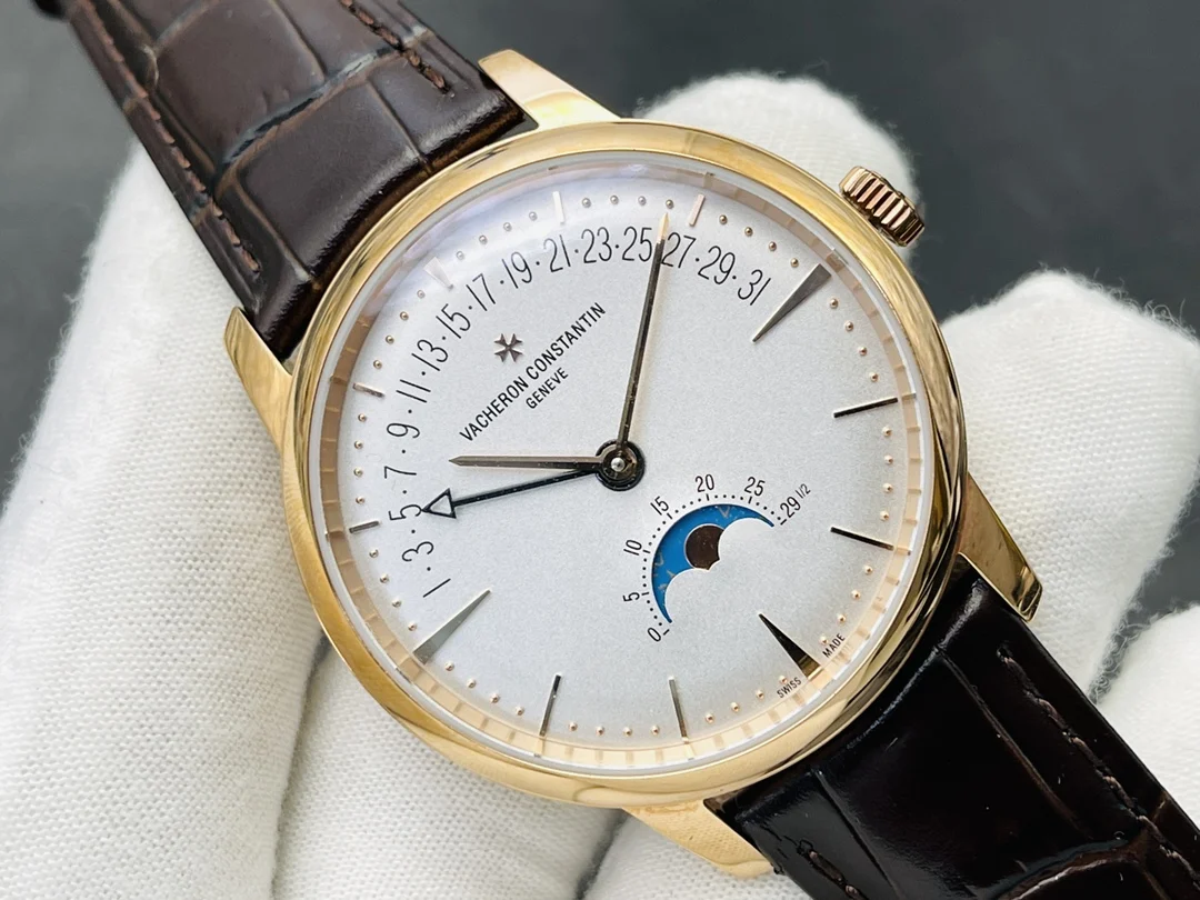 Vacheron Constantin 42.5mm — photographed off the sweep