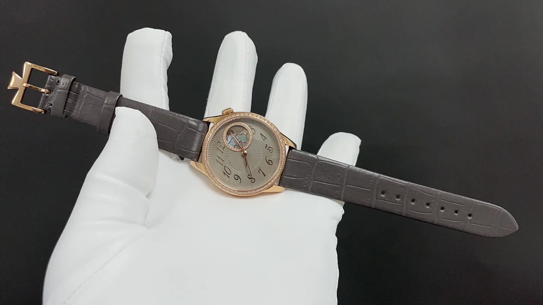 Vacheron Constantin Moon Phase Steel — photographed off the sweep