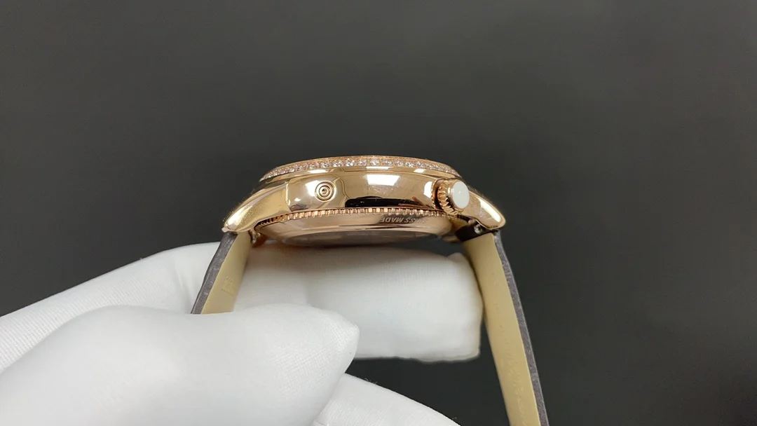 Vacheron Constantin Moon Phase Steel — photographed off the sweep