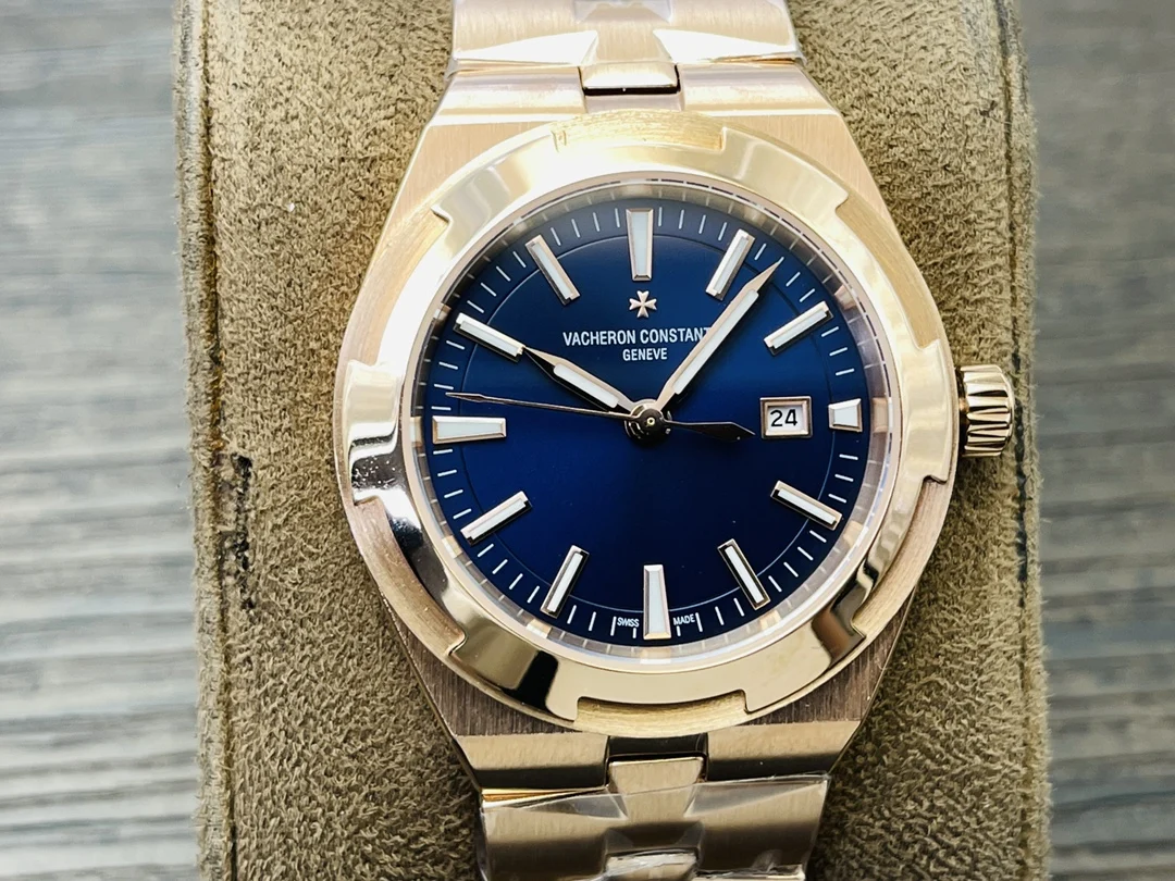 Vacheron Constantin Overseas 35mm — photographed off the sweep
