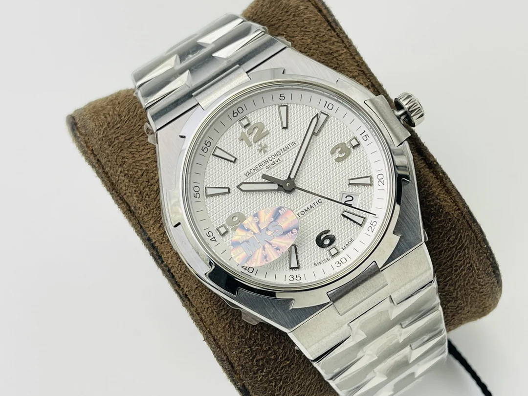 Vacheron Constantin Overseas 42mm — photographed off the sweep
