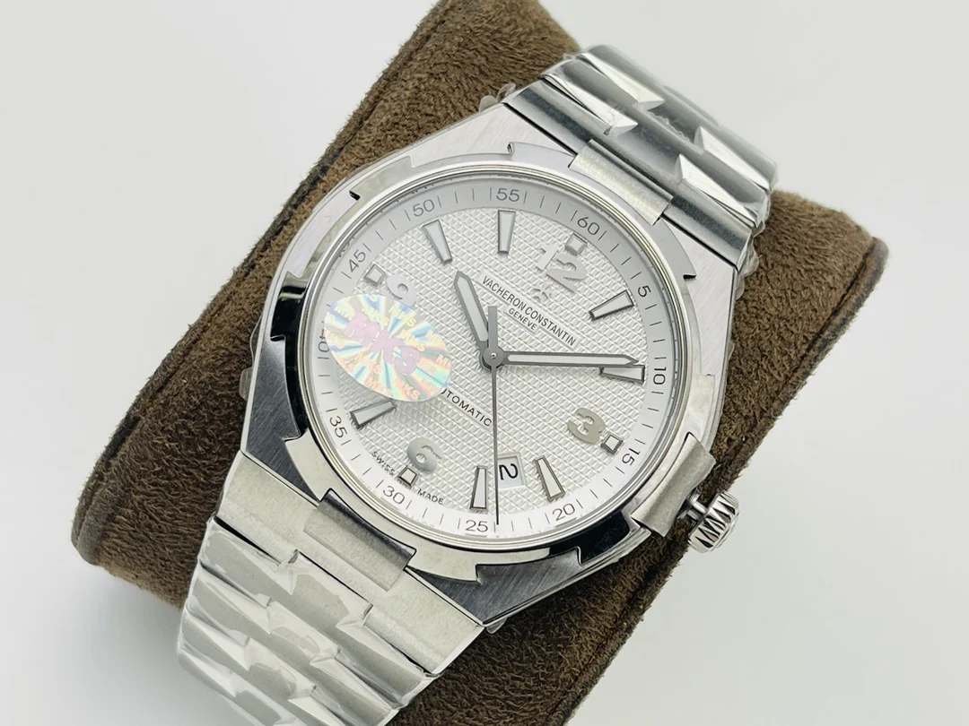 Vacheron Constantin Overseas 42mm — photographed off the sweep