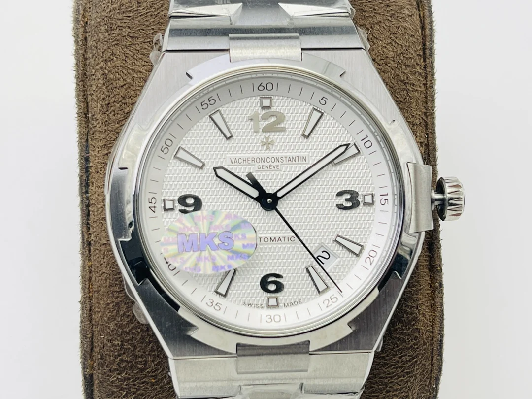 Vacheron Constantin Overseas 42mm — photographed off the sweep