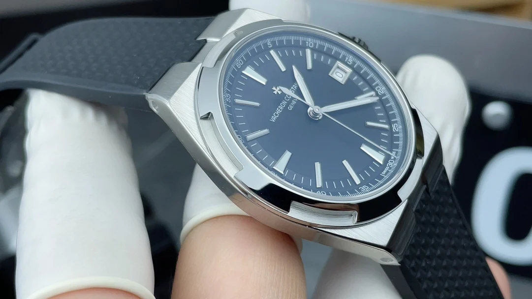 Vacheron Constantin Overseas Black Dial — photographed off the sweep