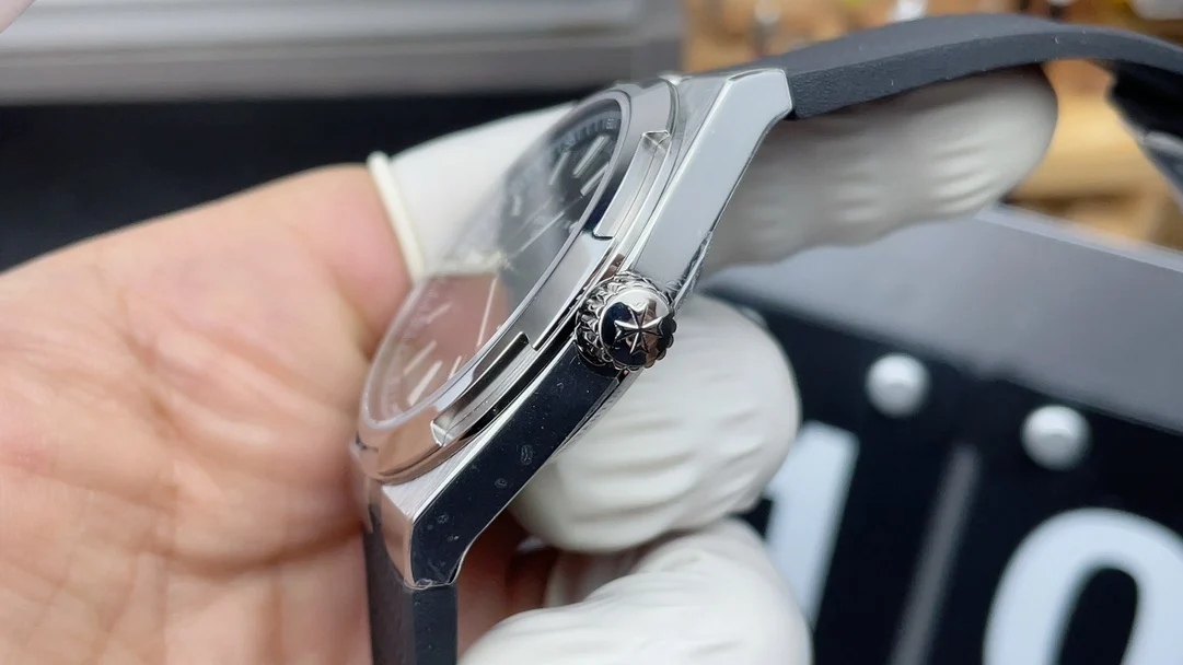 Vacheron Constantin Overseas Black Dial — photographed off the sweep