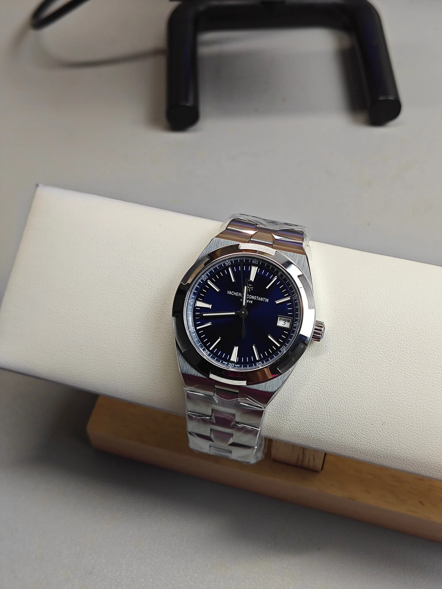 Vacheron Constantin Overseas Blue Dial — photographed off the sweep
