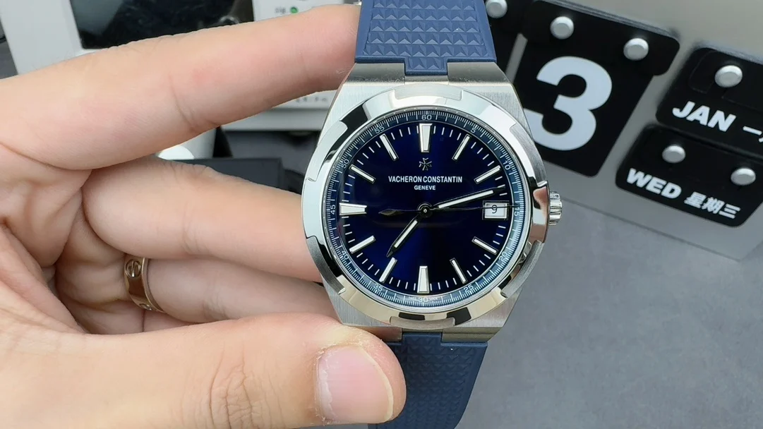 Vacheron Constantin Overseas Blue Dial — photographed off the sweep