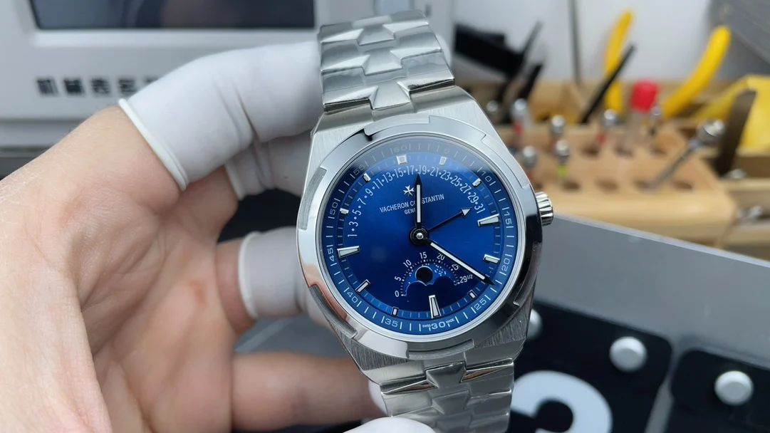 Vacheron Constantin Overseas Blue Dial — photographed off the sweep