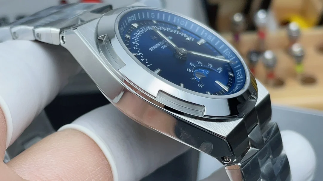 Vacheron Constantin Overseas Blue Dial — photographed off the sweep