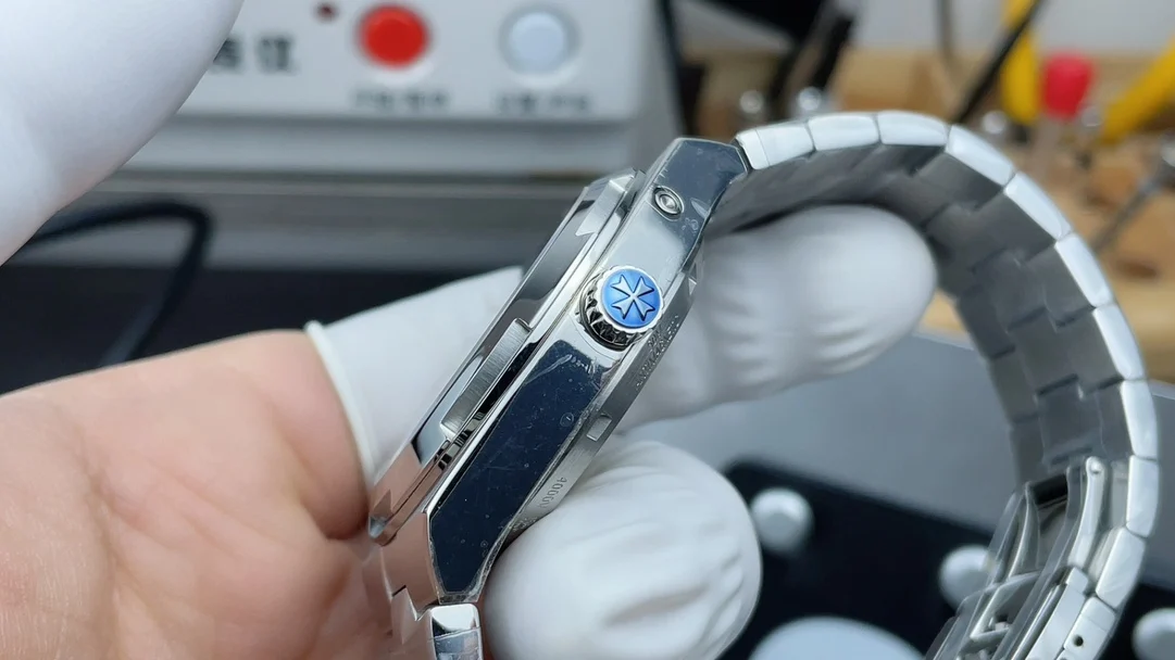 Vacheron Constantin Overseas Blue Dial — photographed off the sweep