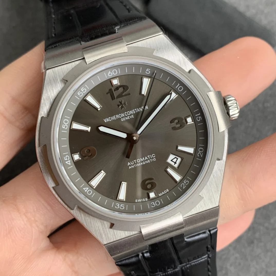 Vacheron Constantin Overseas Diamond-Set 42mm — photographed off the sweep