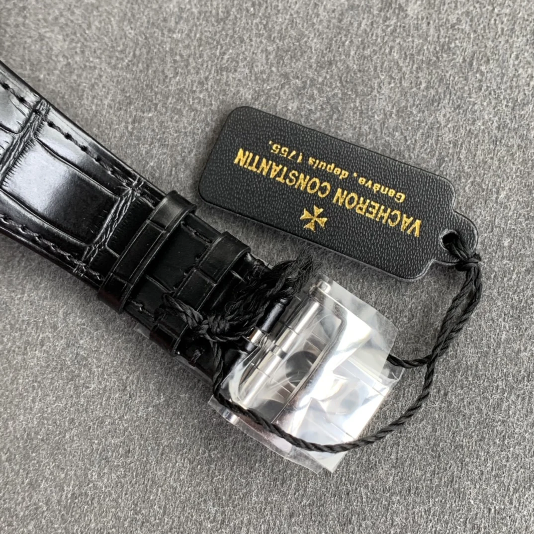 Vacheron Constantin Overseas Diamond-Set 42mm — photographed off the sweep