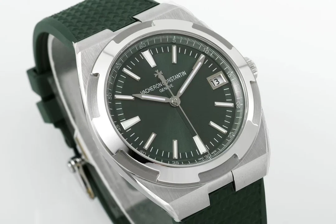 Vacheron Constantin Overseas Green Dial — photographed off the sweep