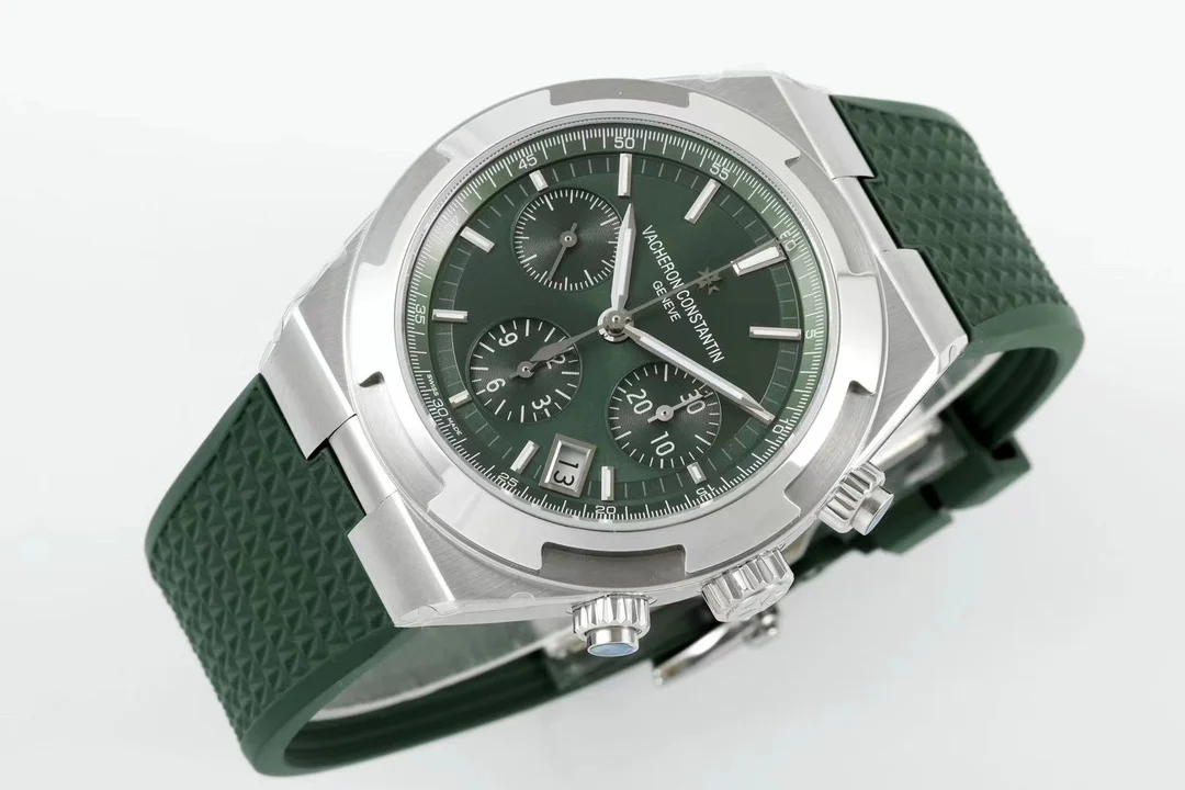 Vacheron Constantin Overseas Green Dial — detail