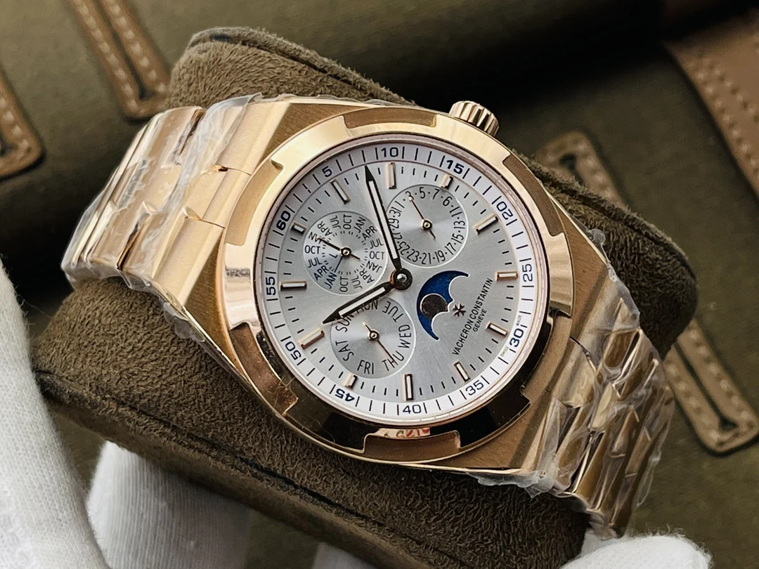 Vacheron Constantin Overseas Perpetual Calendar Steel 41.5mm — photographed off the sweep