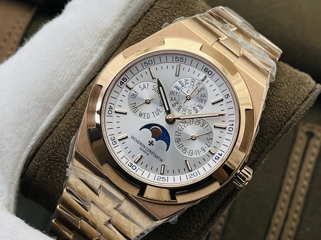 Vacheron Constantin Overseas Perpetual Calendar Steel 41.5mm — photographed off the sweep