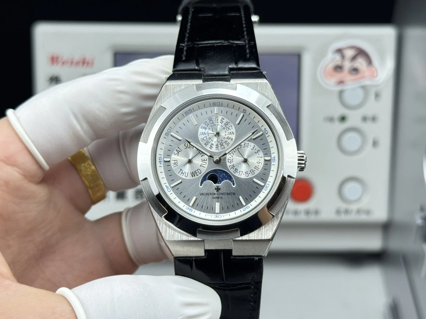 Vacheron Constantin Overseas Perpetual Calendar Steel 41.5mm — photographed off the sweep