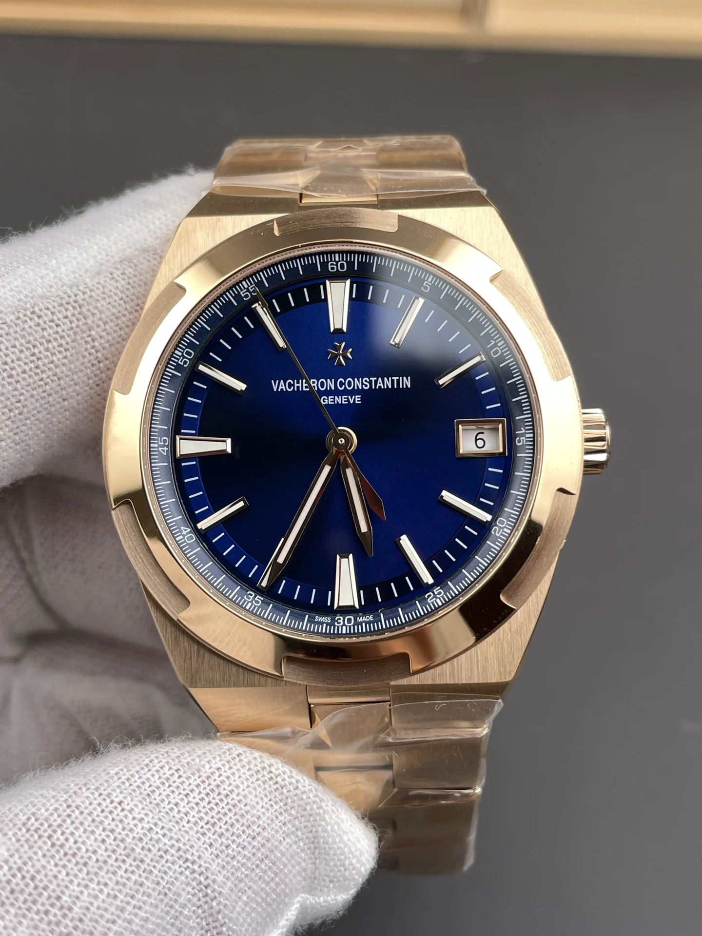 Vacheron Constantin Overseas Rose Gold Blue Dial 41mm — photographed off the sweep