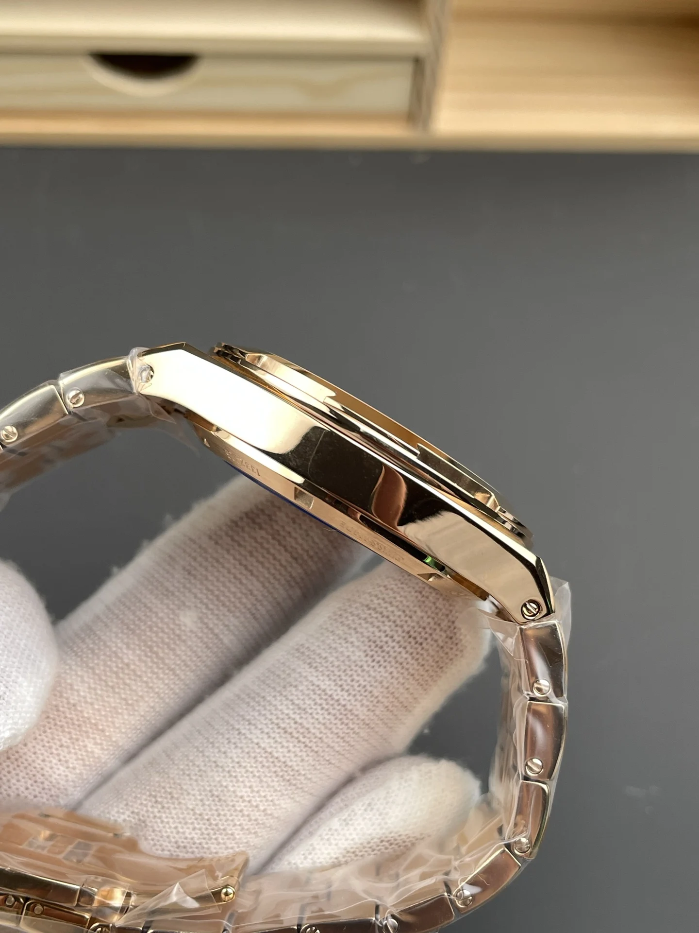 Vacheron Constantin Overseas Rose Gold Blue Dial 41mm — photographed off the sweep
