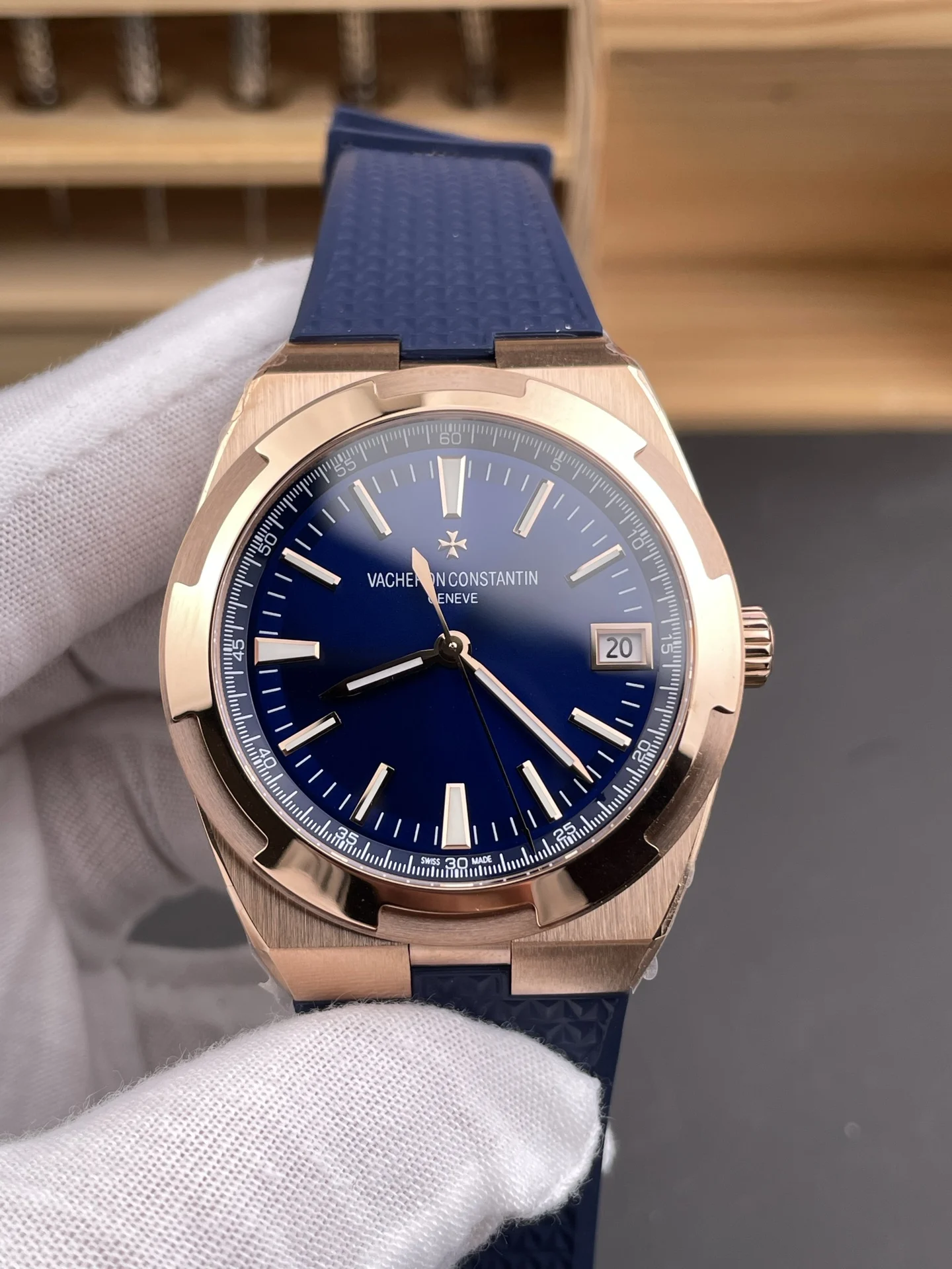 Vacheron Constantin Overseas Rose Gold Blue Dial 41mm — photographed off the sweep