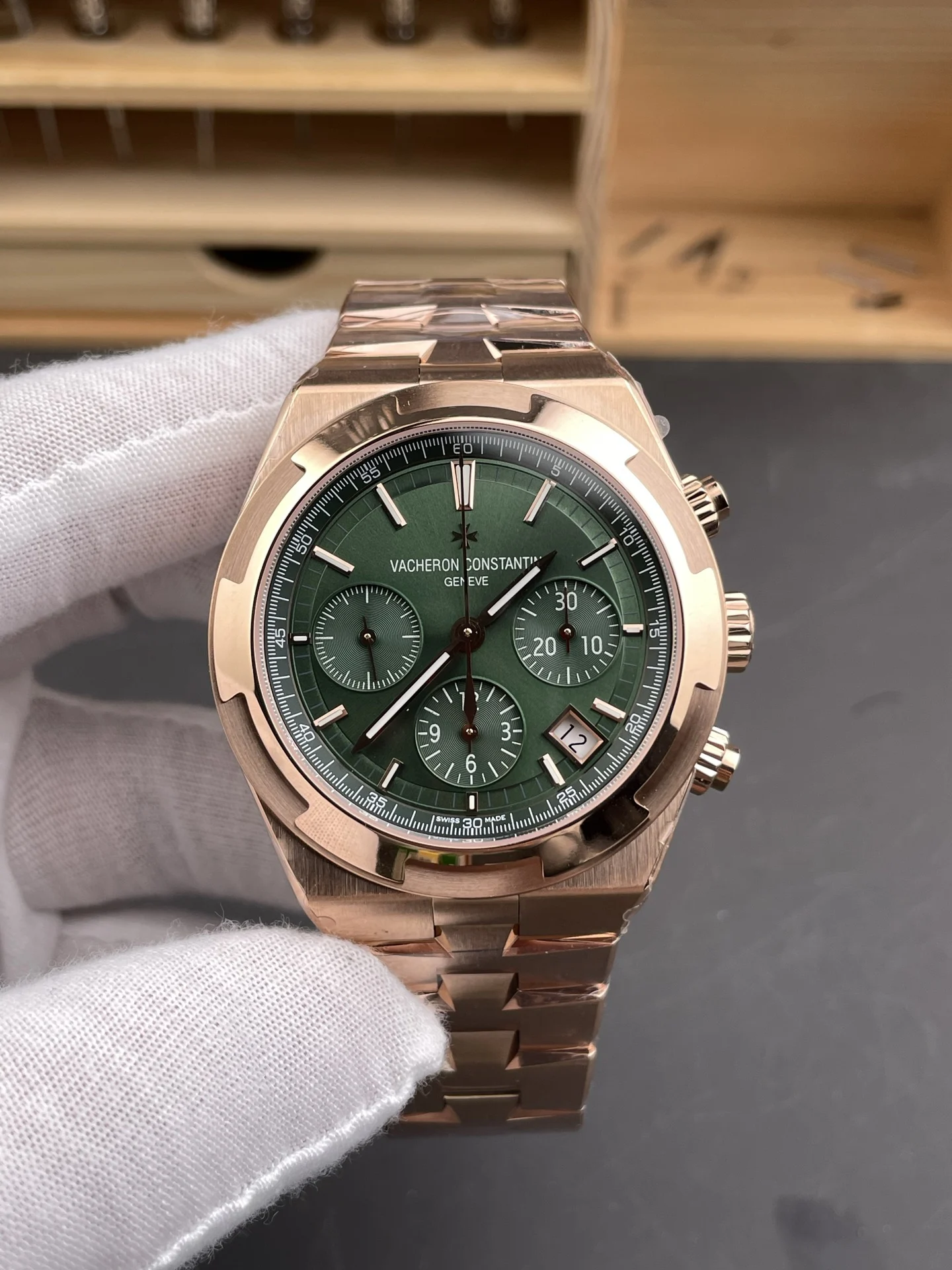 Vacheron Constantin Overseas Rose Gold Green Dial 42.5mm — photographed off the sweep