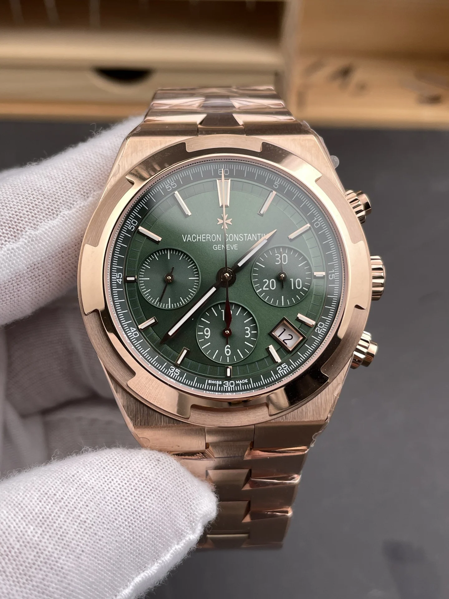 Vacheron Constantin Overseas Rose Gold Green Dial 42.5mm — photographed off the sweep