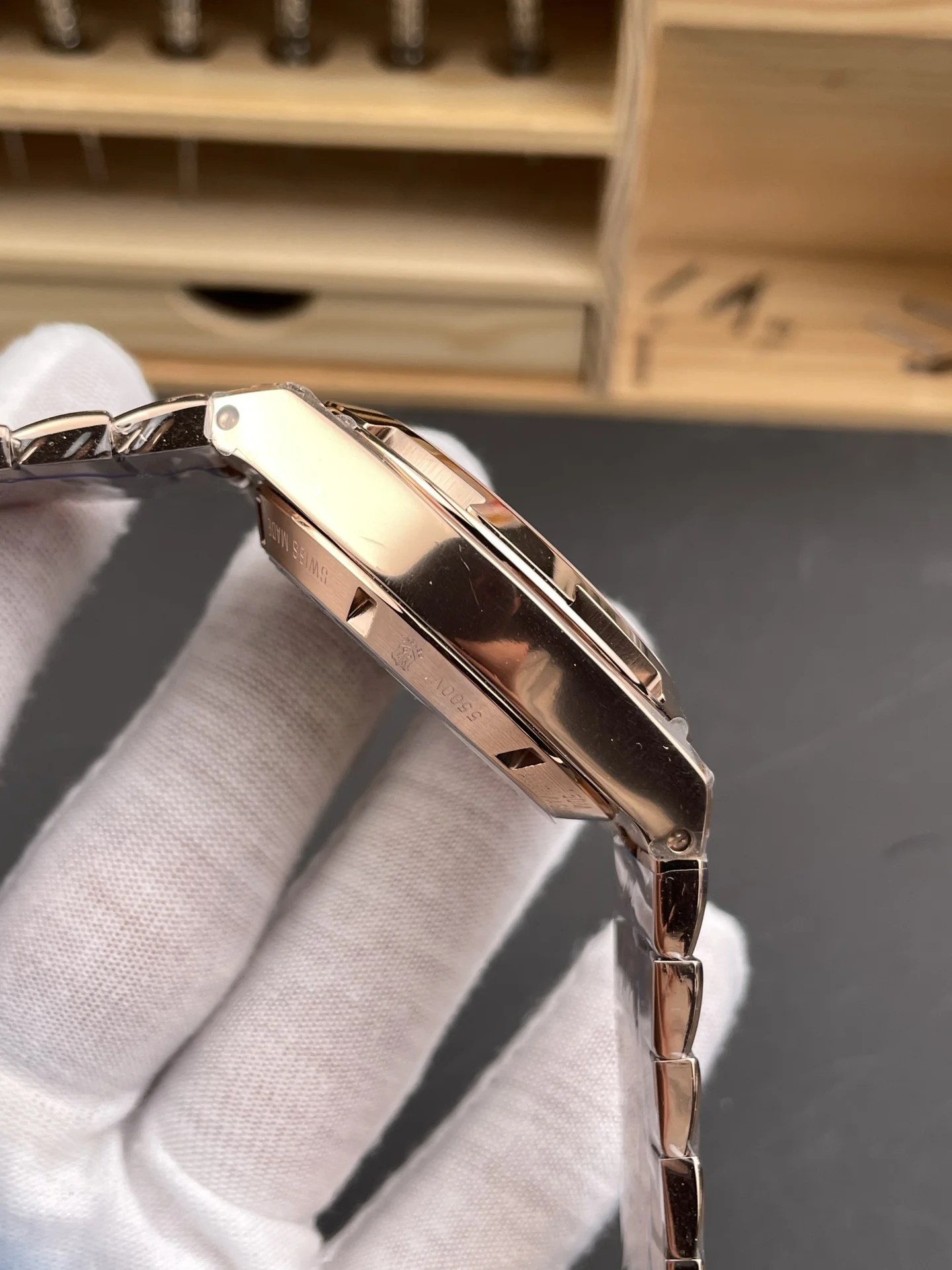 Vacheron Constantin Overseas Rose Gold Green Dial 42.5mm — photographed off the sweep