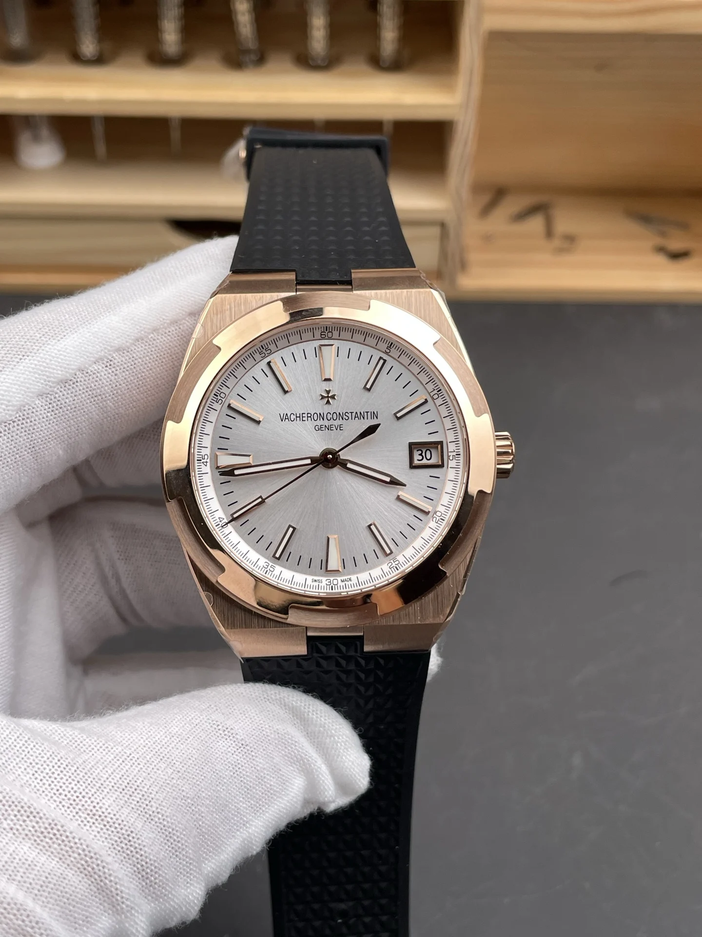 Vacheron Constantin Overseas Rose Gold Silver Dial — photographed off the sweep