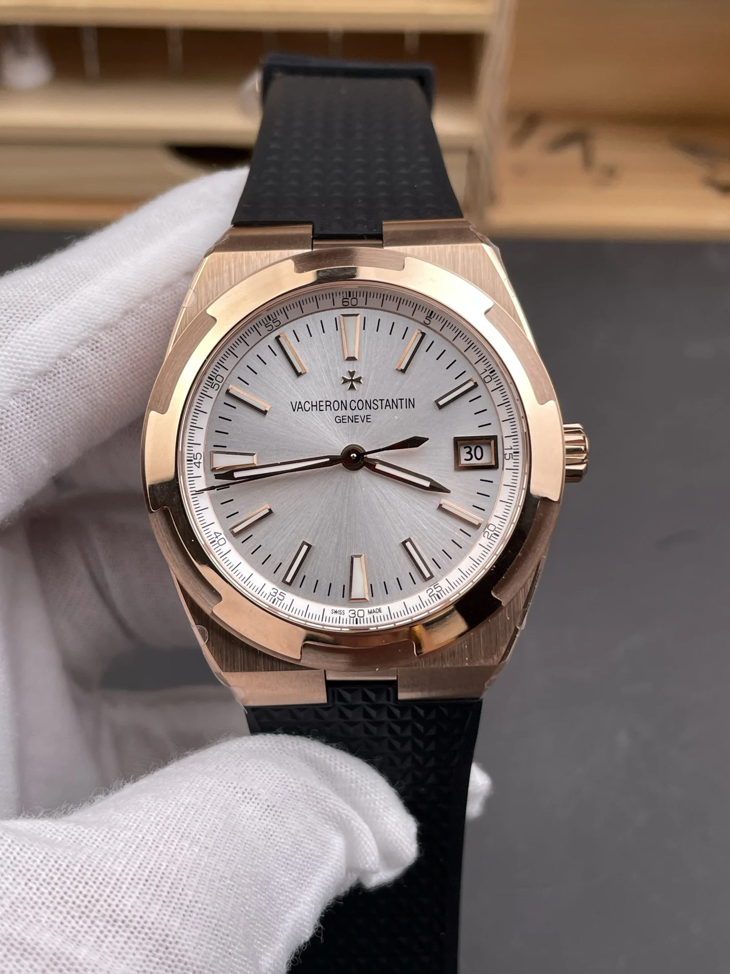 Vacheron Constantin Overseas Rose Gold Silver Dial — photographed off the sweep
