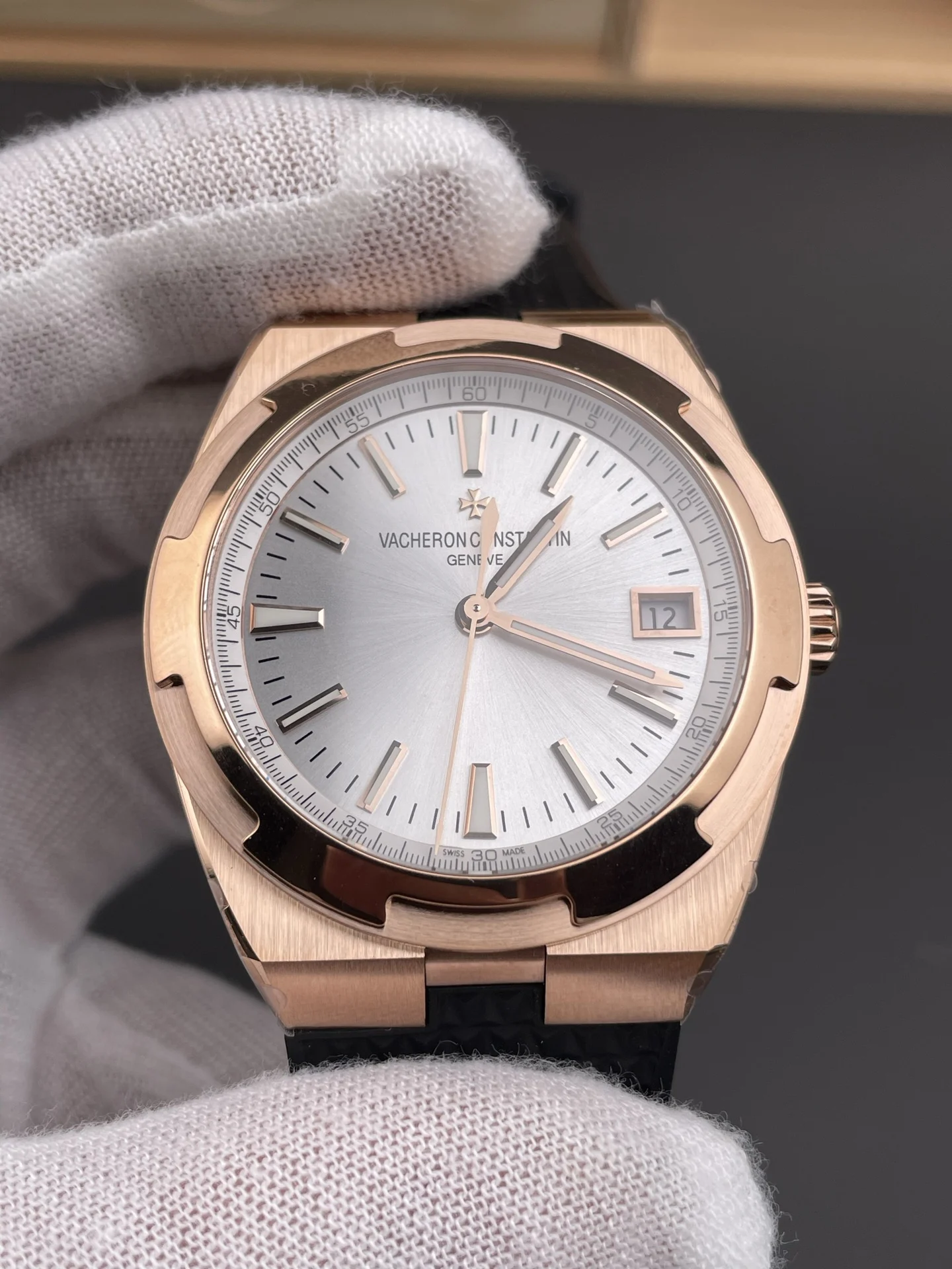 Vacheron Constantin Overseas Rose Gold White Dial — photographed off the sweep