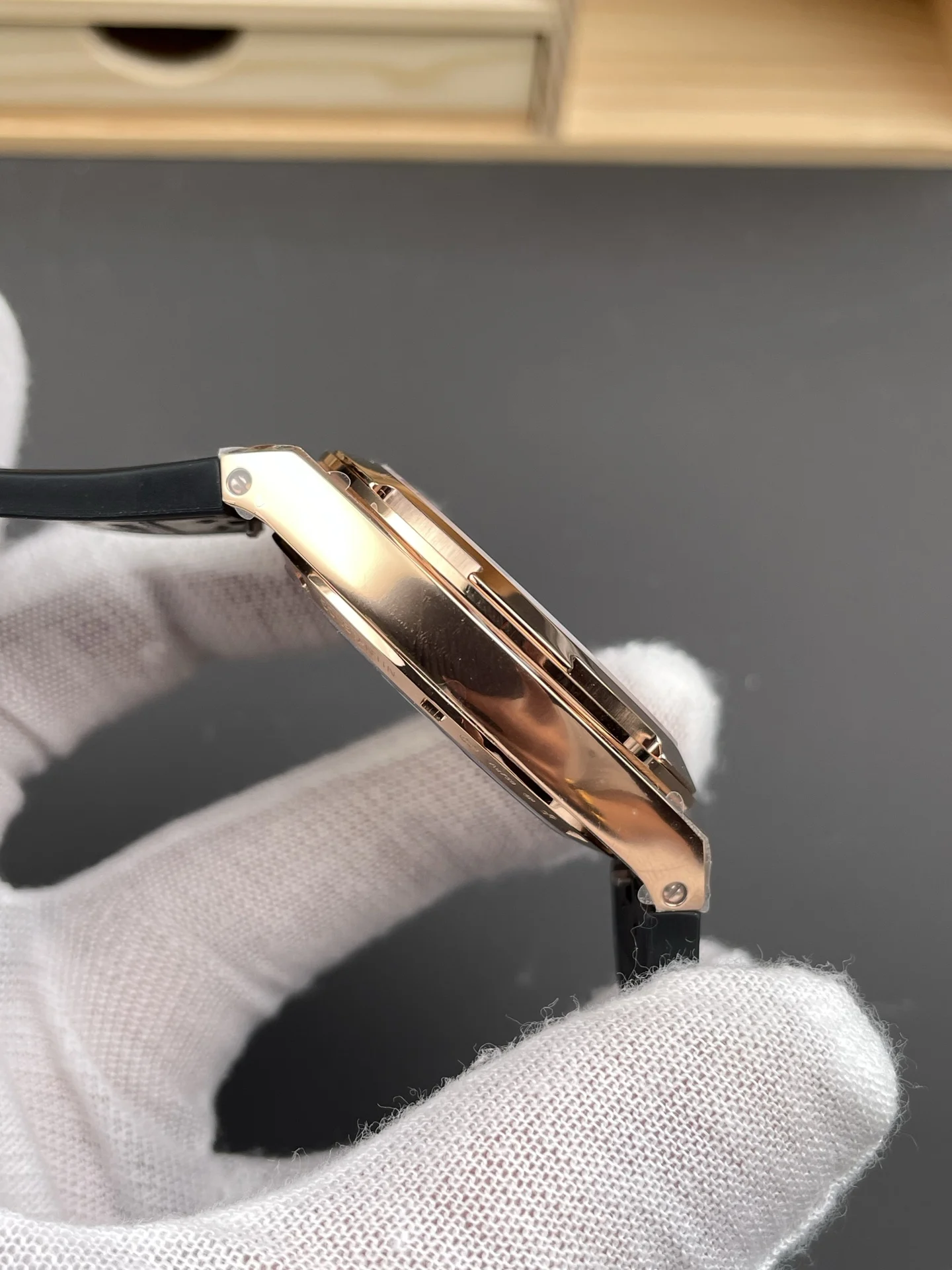 Vacheron Constantin Overseas Rose Gold White Dial — photographed off the sweep