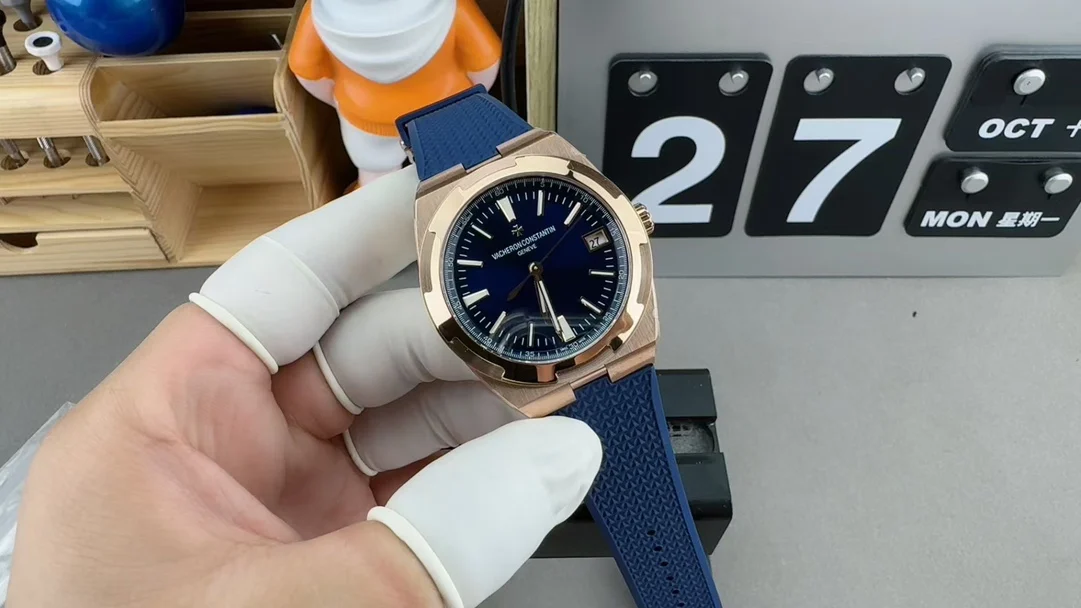 Vacheron Constantin Overseas Rose Gold — photographed off the sweep