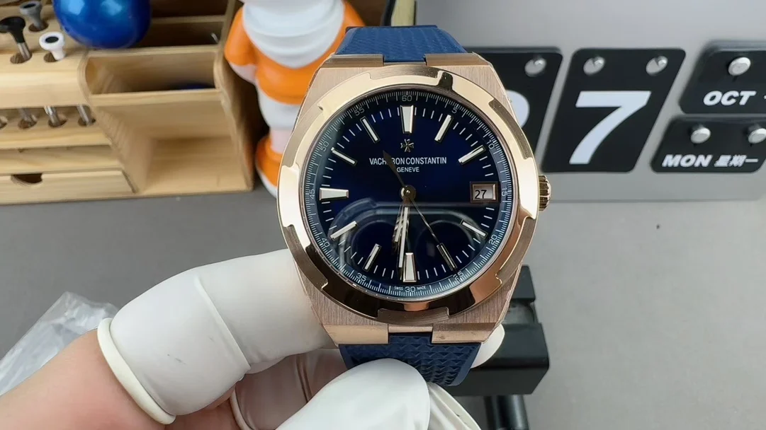 Vacheron Constantin Overseas Rose Gold — photographed off the sweep