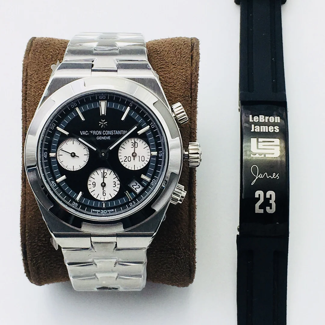 Vacheron Constantin Overseas Steel 41mm — photographed off the sweep