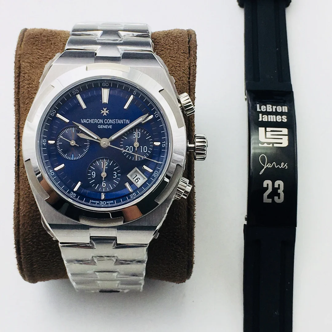 Vacheron Constantin Overseas Steel 41mm — photographed off the sweep