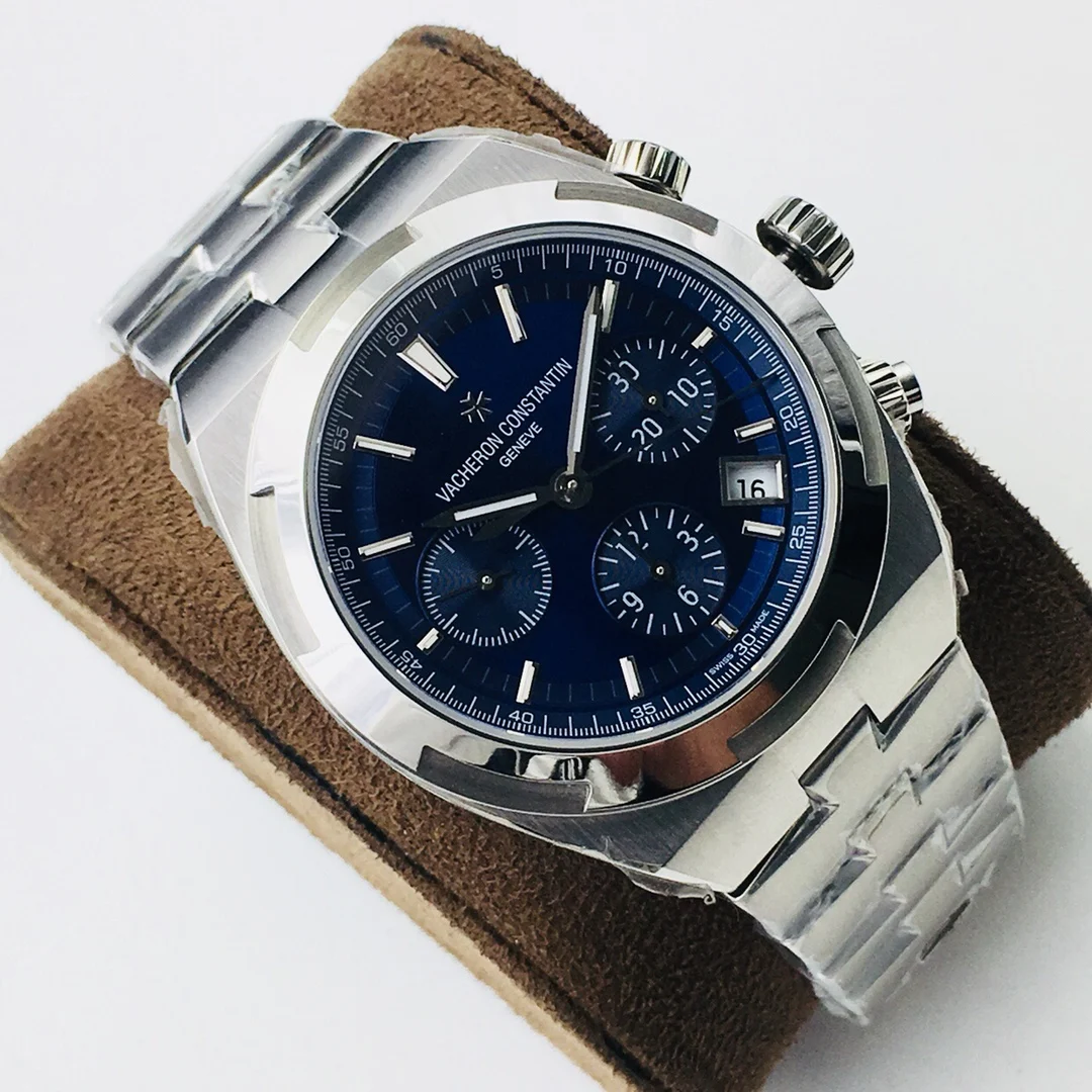Vacheron Constantin Overseas Steel 41mm — photographed off the sweep
