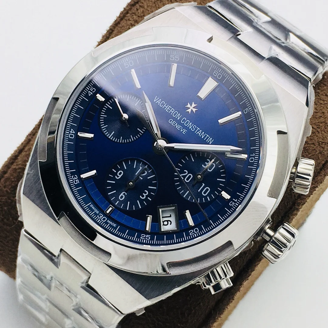 Vacheron Constantin Overseas Steel 41mm — photographed off the sweep