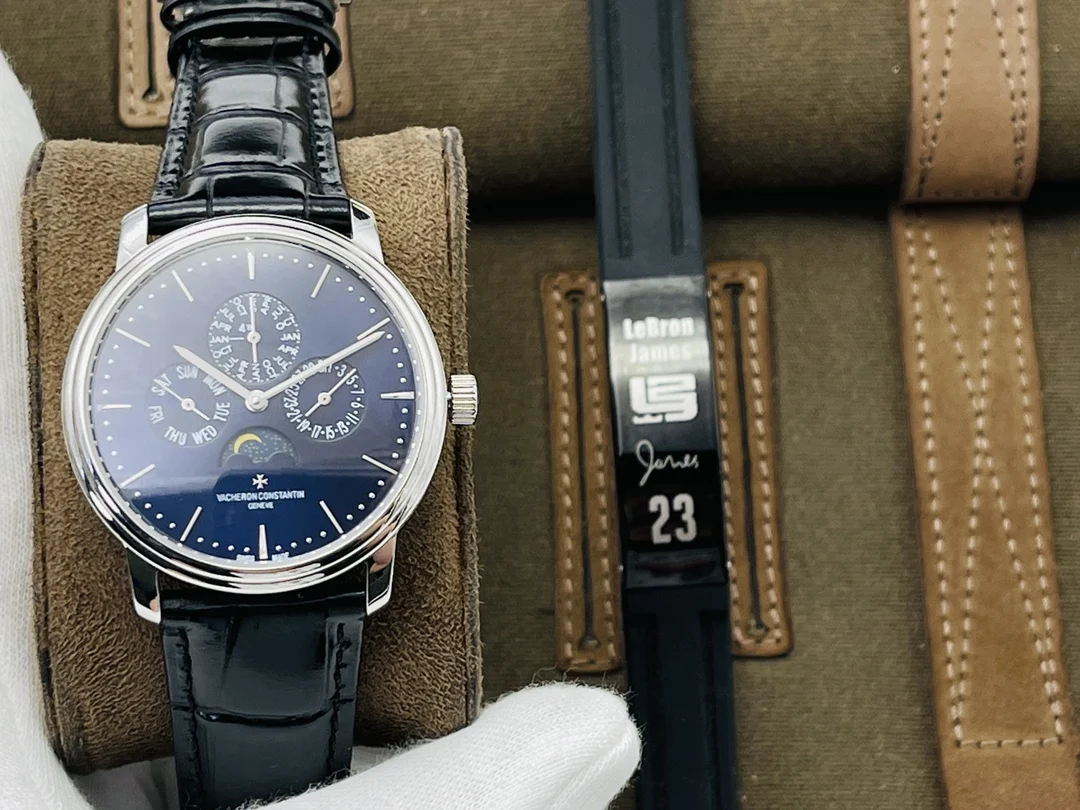 Vacheron Constantin Overseas Steel 42mm — photographed off the sweep